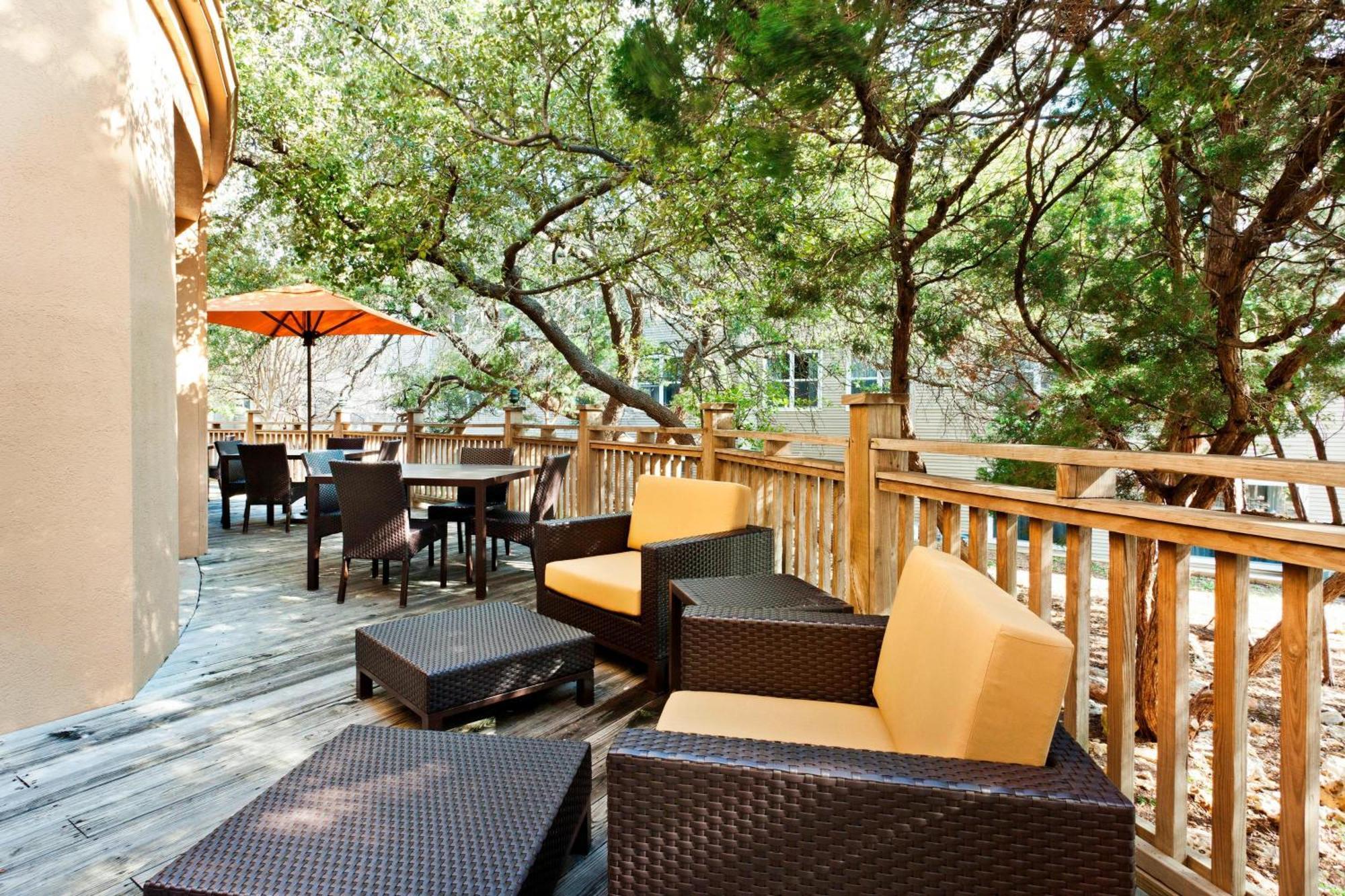 Courtyard By Marriott The Domain Area Hotel 3*