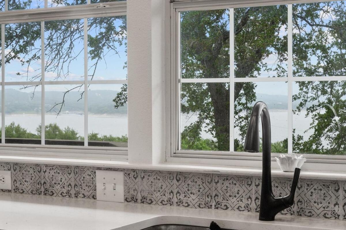 Holiday home Luxury Travis Retreat, Sleeps 10, Hot Tub & Private Pool