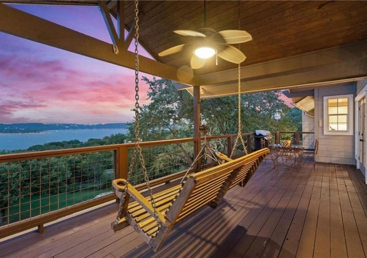 Luxury Travis Retreat, Sleeps 10, Hot Tub & Private Pool * Austin