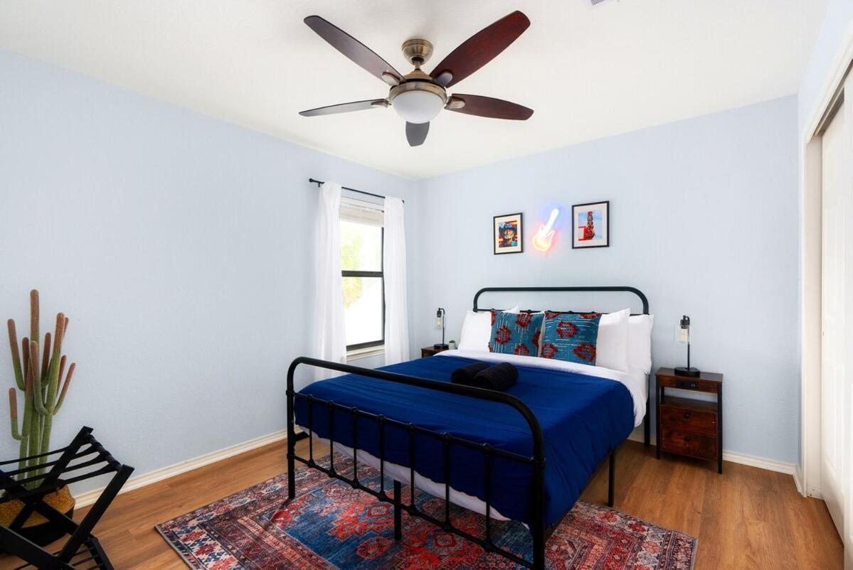 Holiday home Luxury, Fire Pit Sleeps 15 - Gameroom - Formula 1 Austin