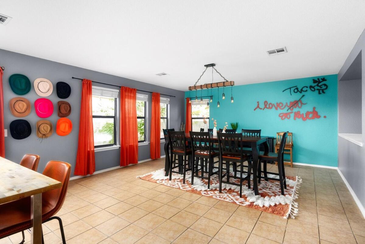 Luxury, Fire Pit Sleeps 15 - Gameroom - Formula 1