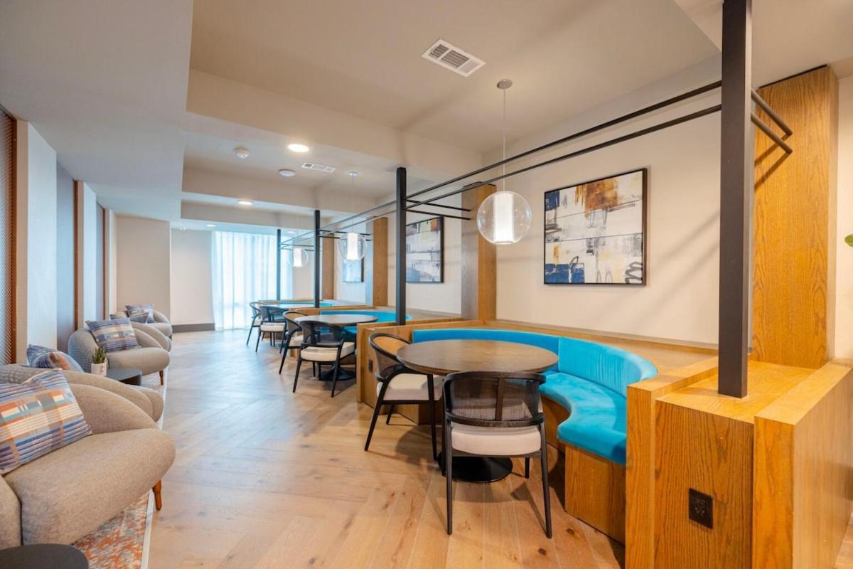 Stylish 2br With Pool, Gym & Views Apartment Austin