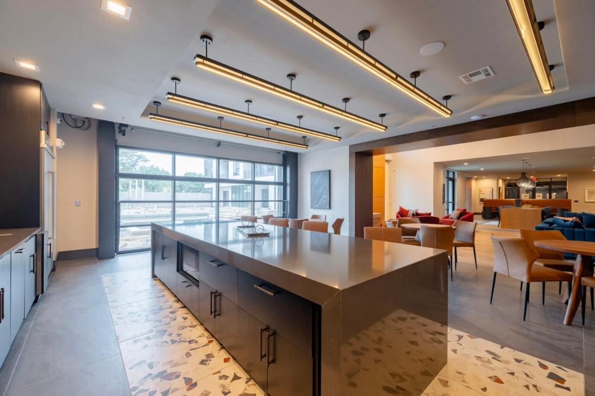 Apartment Stylish 2br With Pool, Gym & Views