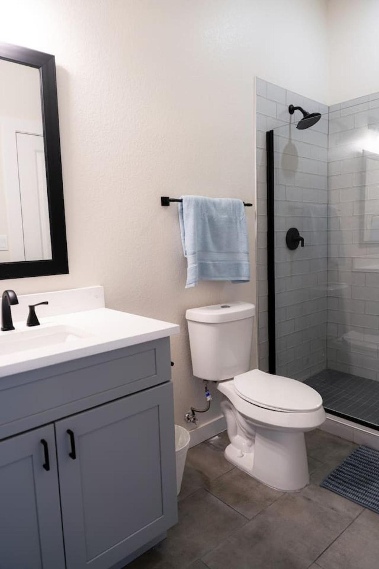 New Build Munson Retreat 3 King Holiday home Austin