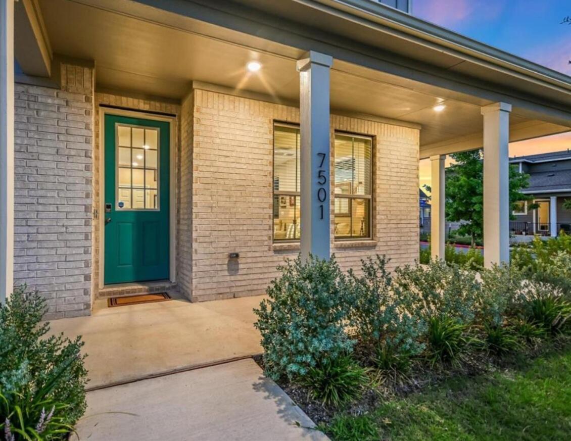 Luxury 2st Home, By Airport, Gym, Pool Holiday home Austin