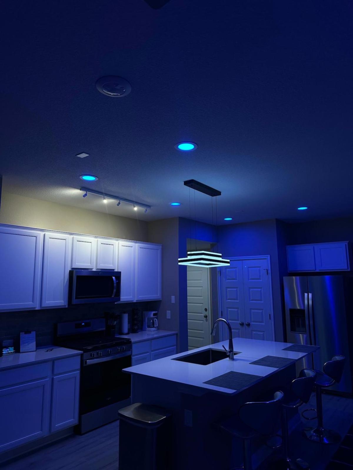 Luxury 2st Home, By Airport, Gym, Pool Austin