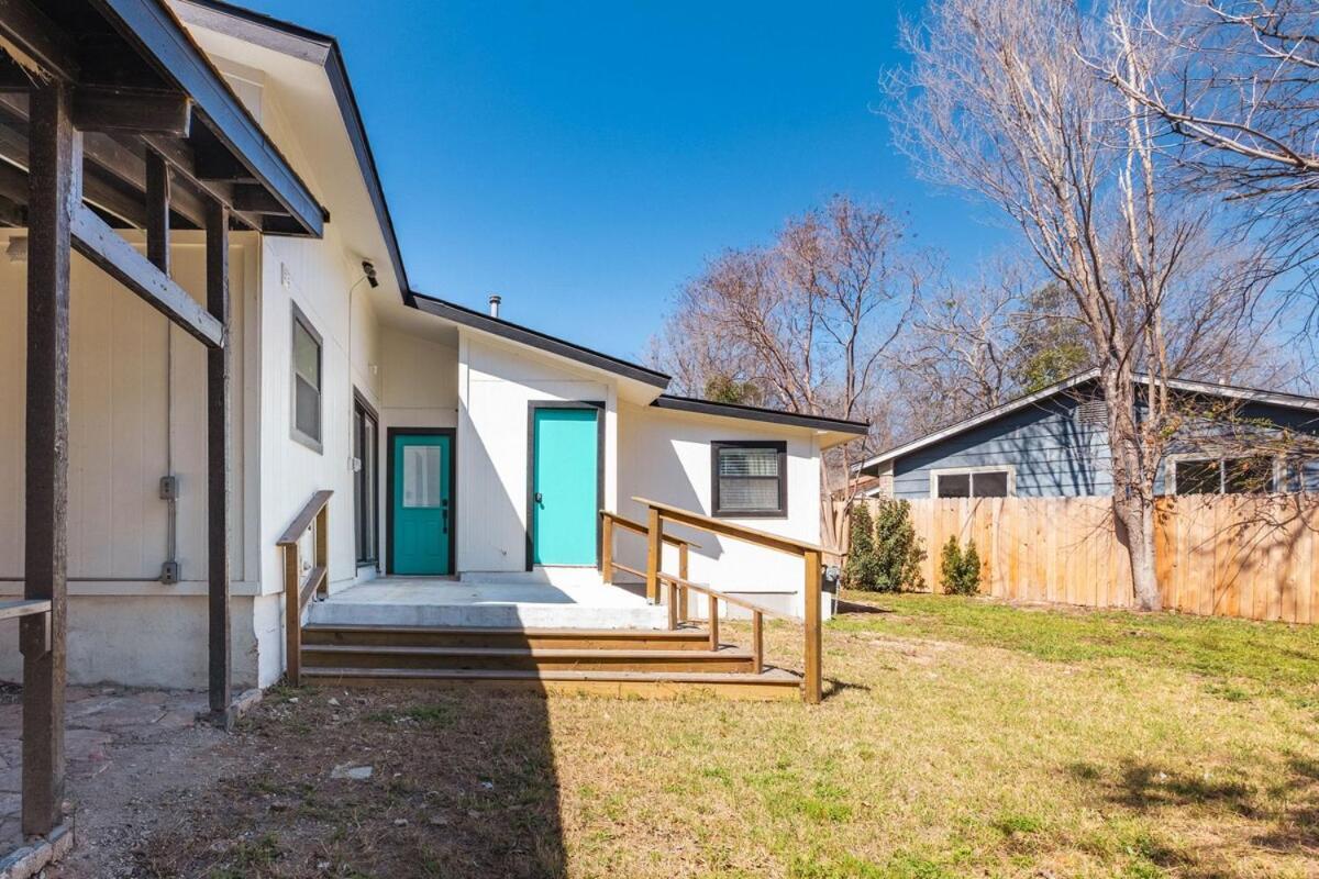 Newbuild 1br2bd1ba By Soco Eateries Big Fenceyard Holiday home *