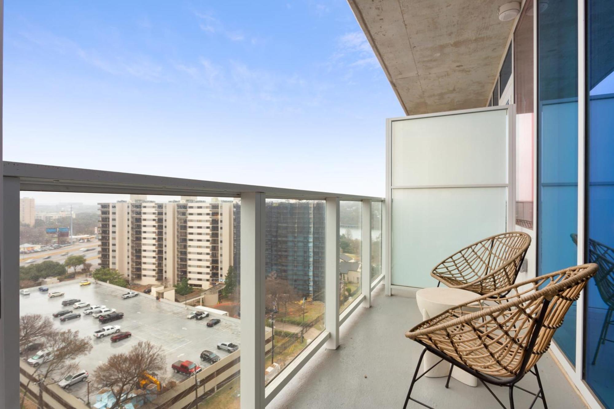 2 In New High Rise Luxe Amenities Rooftop Pool Gymyoga * Austin