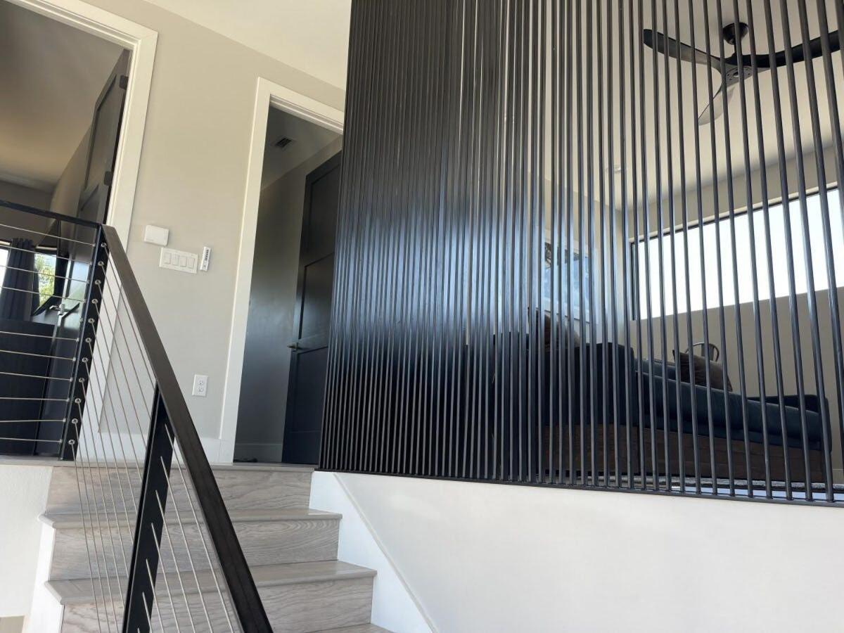Modern 2-home Oasis W Pool & Hot Tub In Dt Holiday home