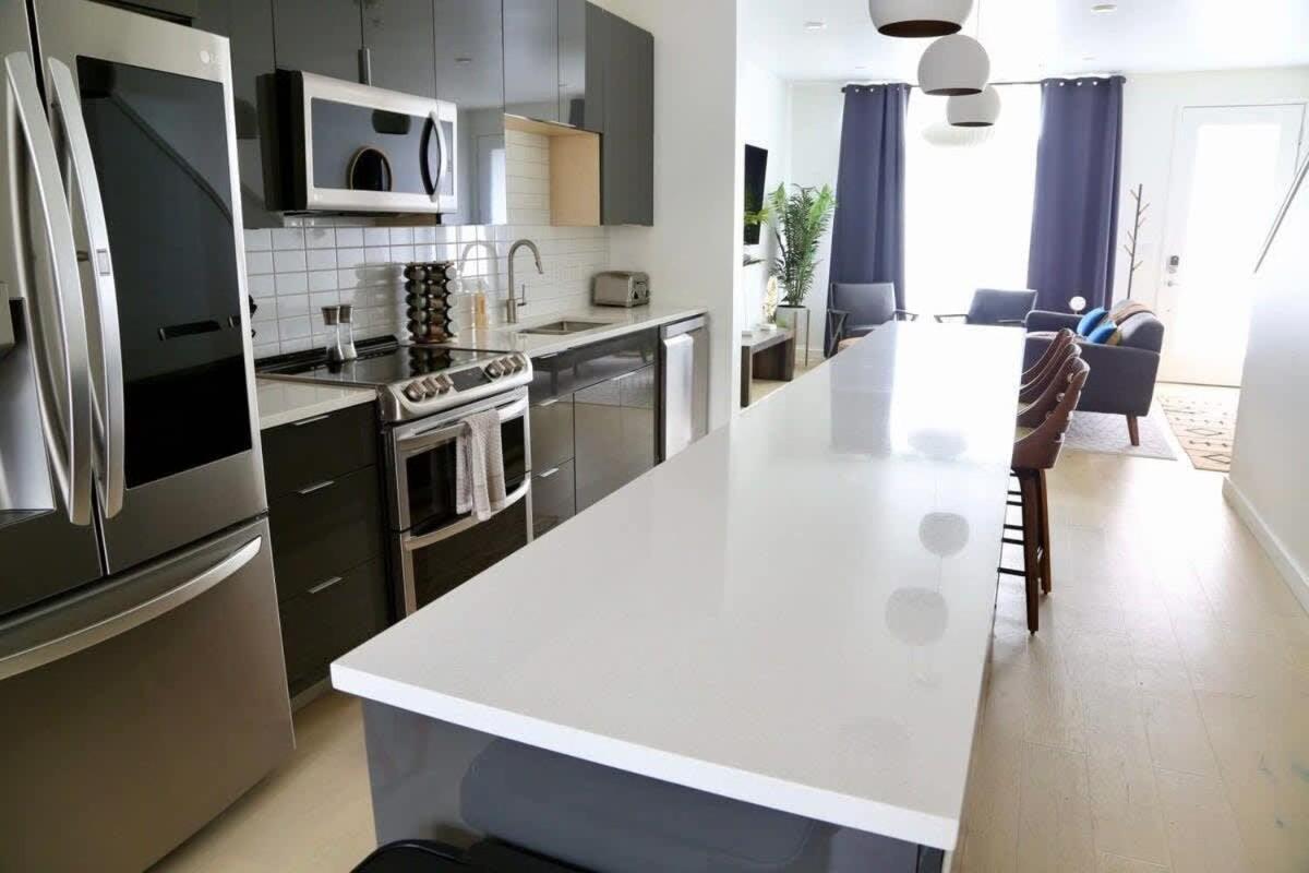 Apartment Upscale 2br W Patio, City Views, Walk To Dt Austin