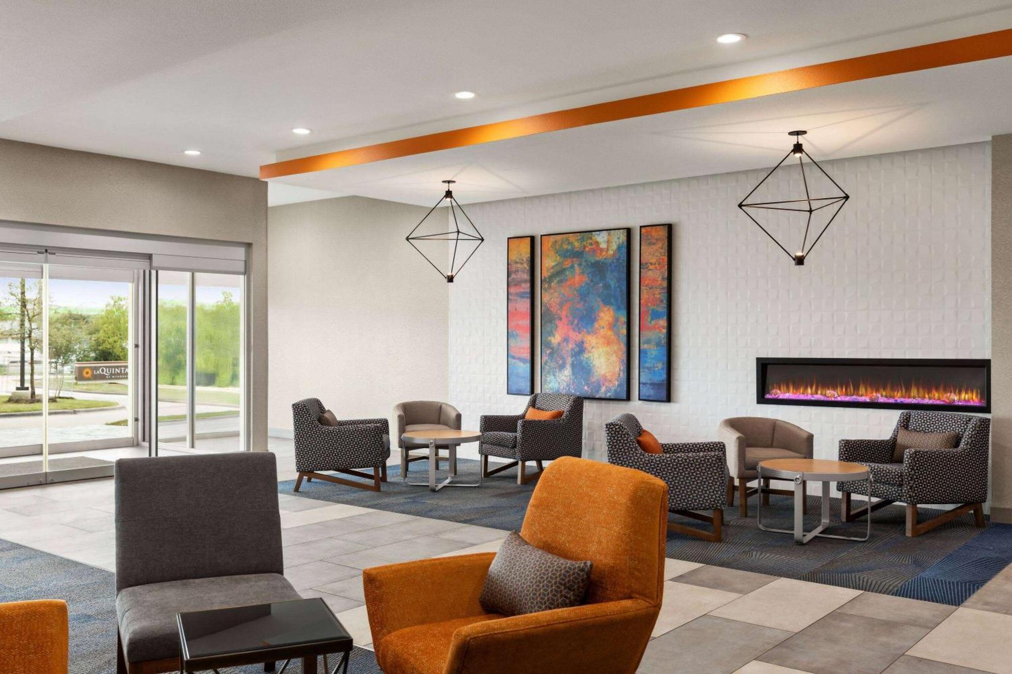 La Quinta & By Wyndham South Hotel *