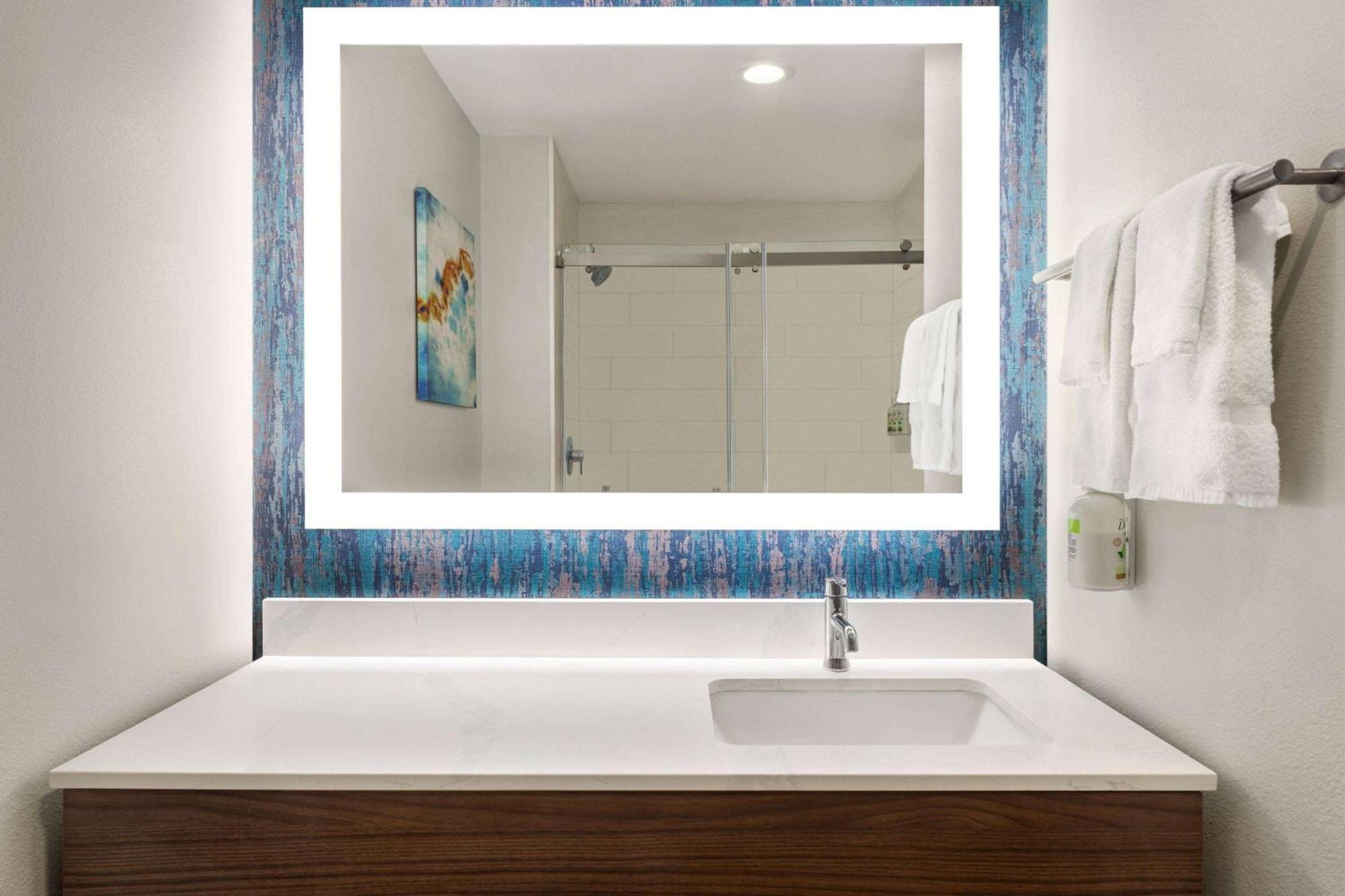 La Quinta & By Wyndham South Hotel *