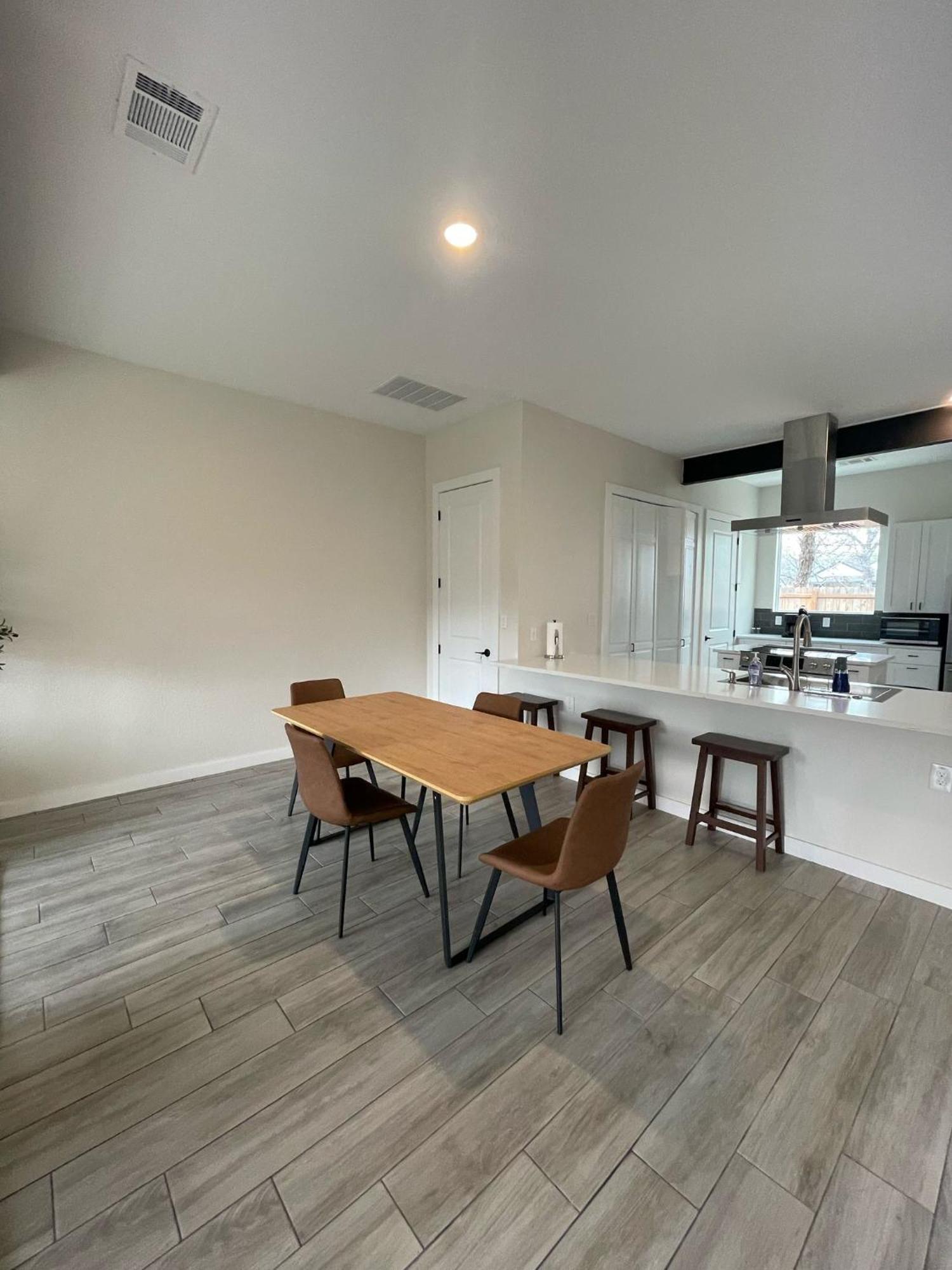New Build Munson Retreat 3 King Holiday home *