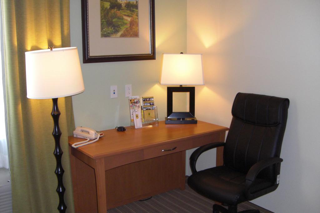 Hotel Super 8 By Wyndham Austin/airport North Austin