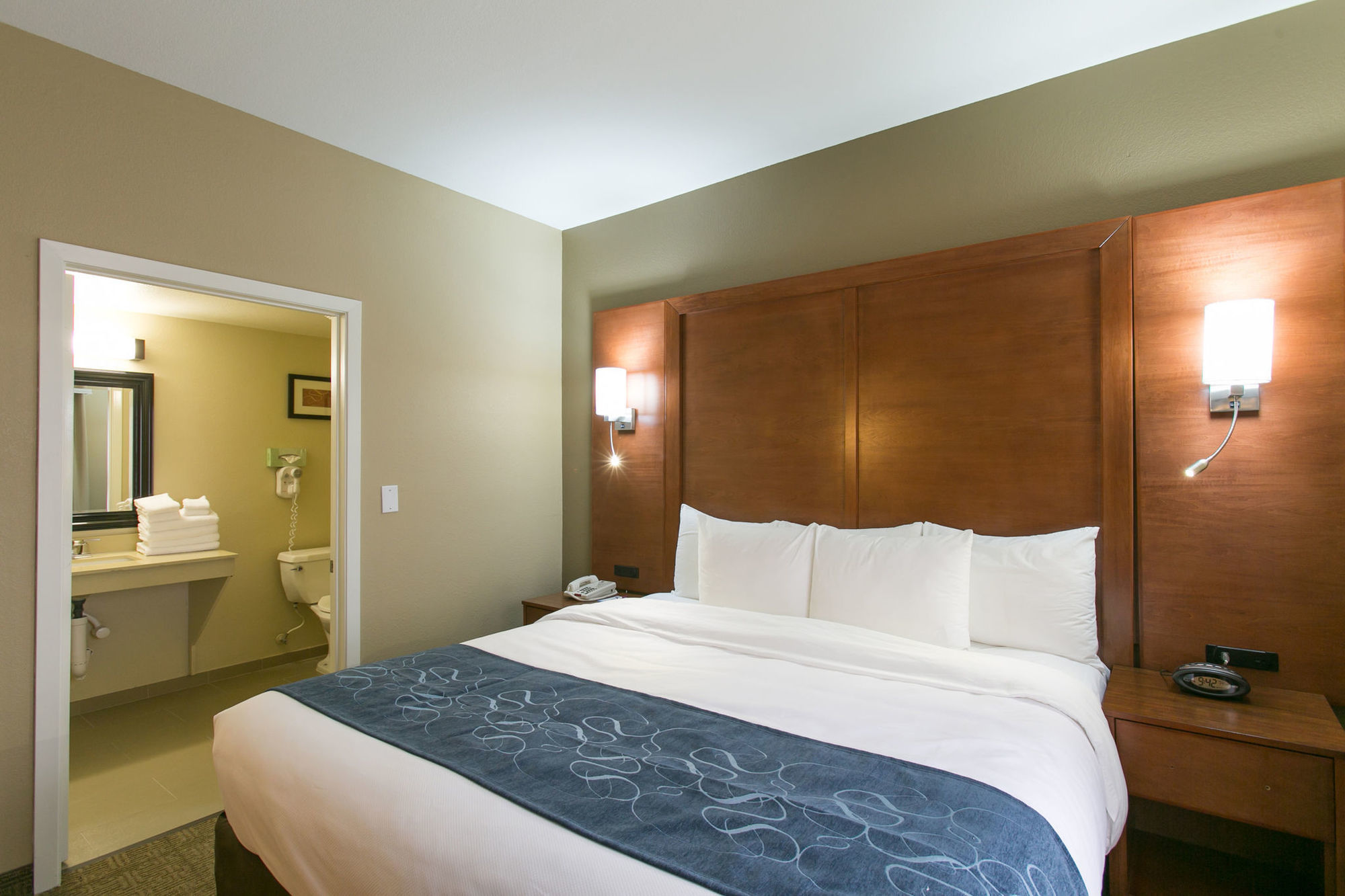 Comfort Nw Lakeline 3*