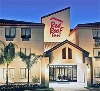 Red Roof Plus+ South 3*