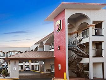Super 8 By Wyndham University/downtown Area Motel 2*