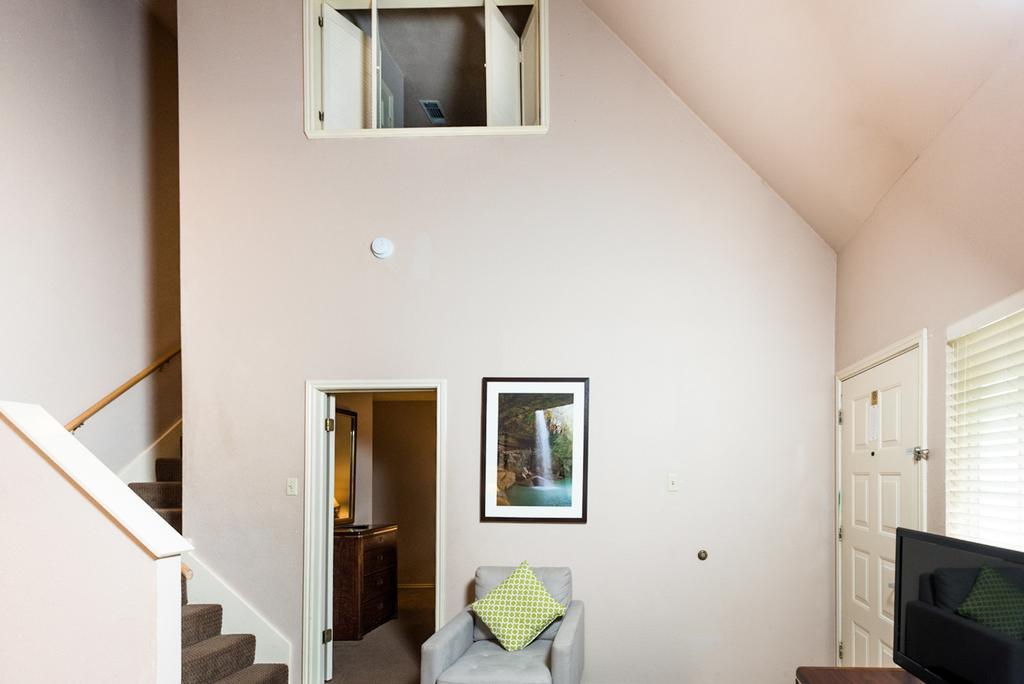 Habitat Hotel 3*