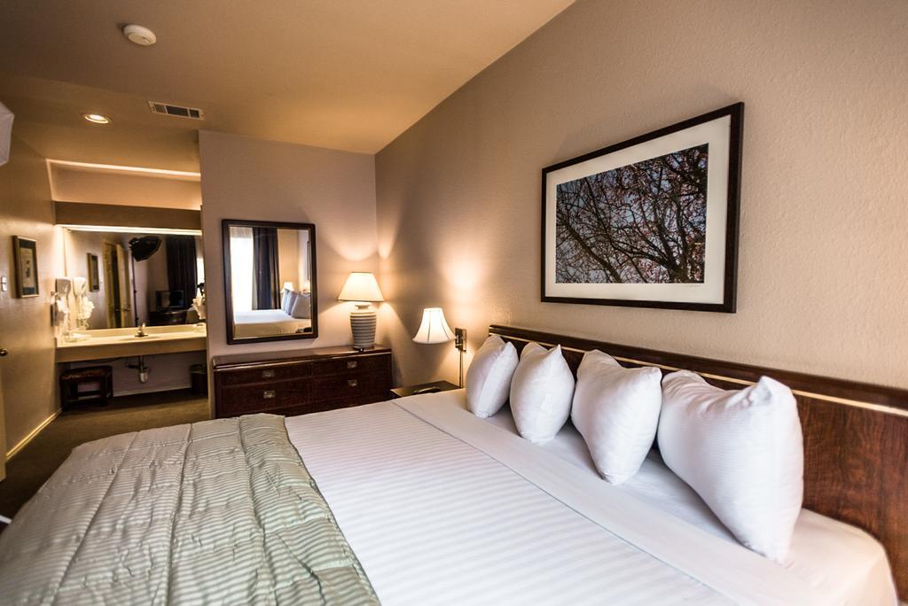 Hotel Habitat Austin