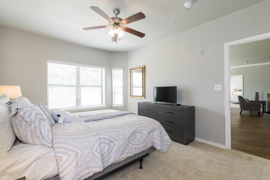Apartment Downtown District By Yourent Austin
