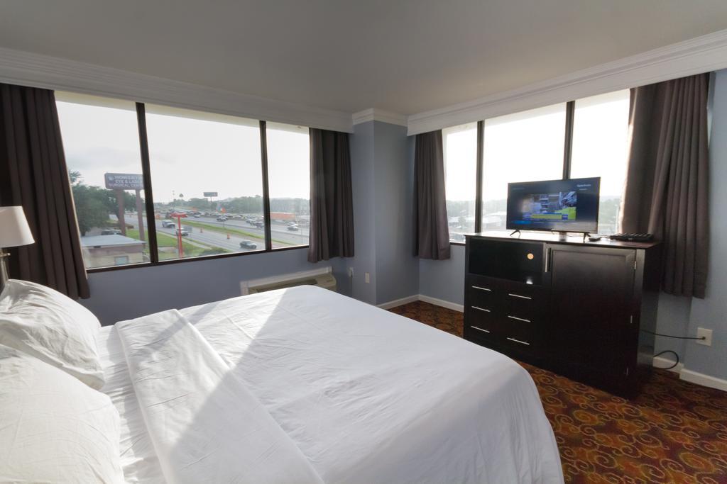 Peers Hotel