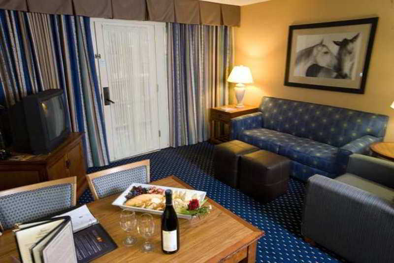 Hotel Embassy By Hilton Austin