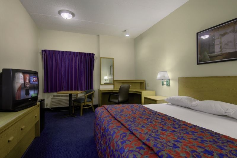 Hotel Red Roof Plus+ South 3*