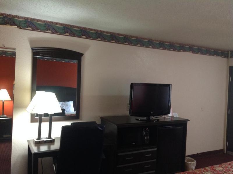 Super 8 By Wyndham University/downtown Area