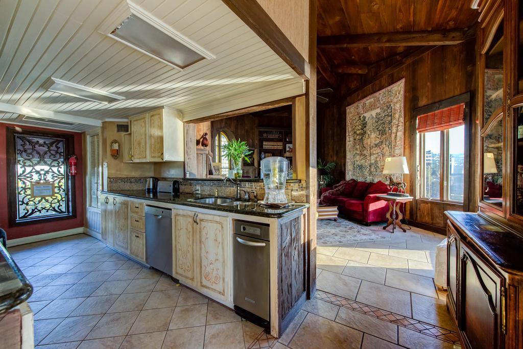 La Villa Vista Bed & Breakfast 3*