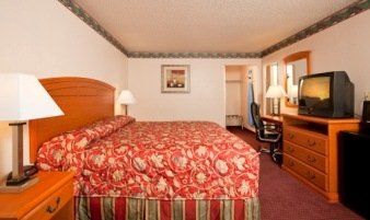 Super 8 By Wyndham University/downtown Area 2*
