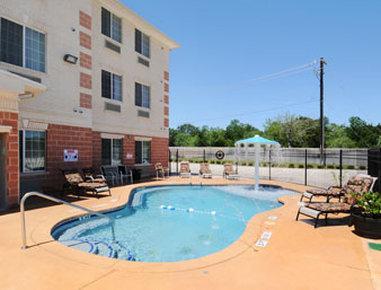 Super 8 By Wyndham Austin/airport North Hotel 2*