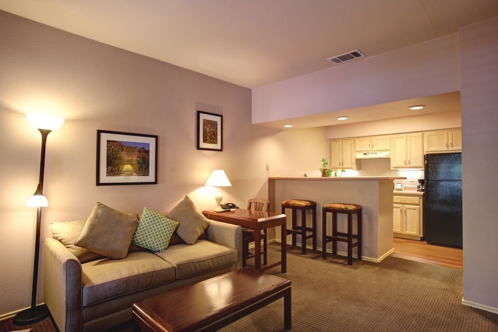 Habitat Hotel 3*
