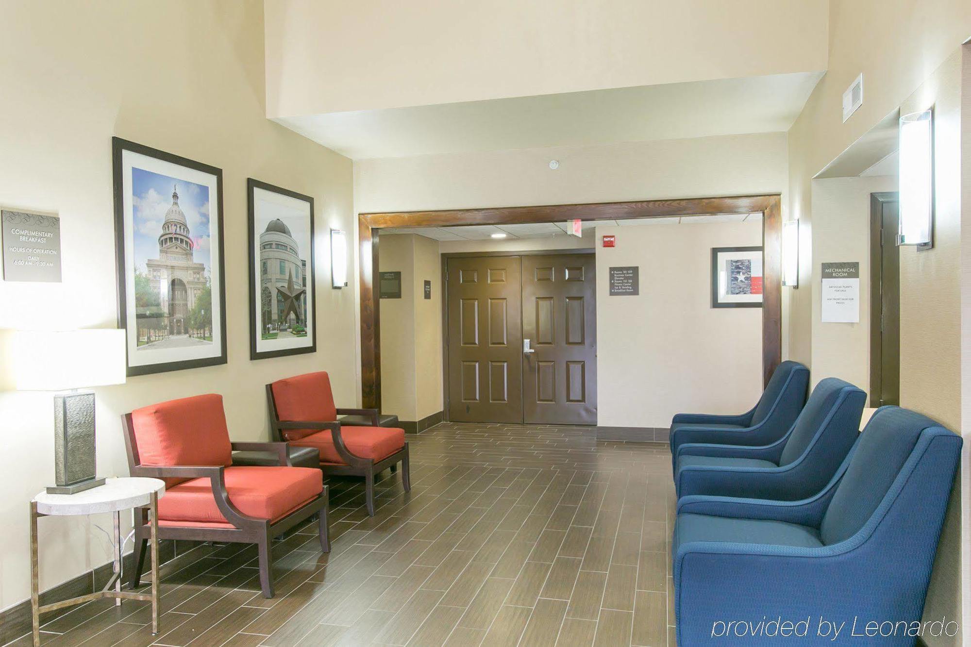 Hotel Comfort Nw Lakeline 3*