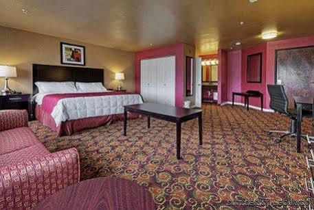 Peers Hotel 3*