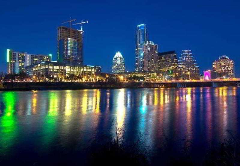 Hotel Courtyard By Marriott The Domain Area 3*