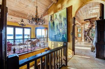 La Villa Vista Austin