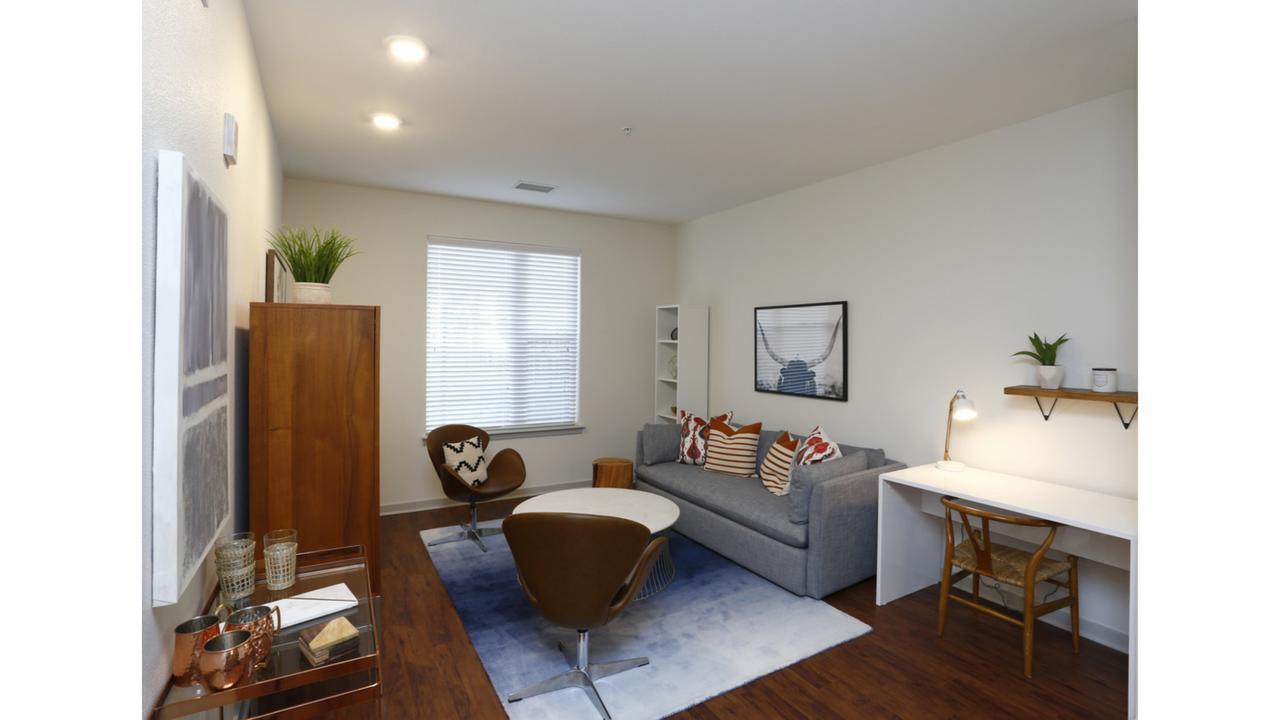 Destination Downtown Apartment *