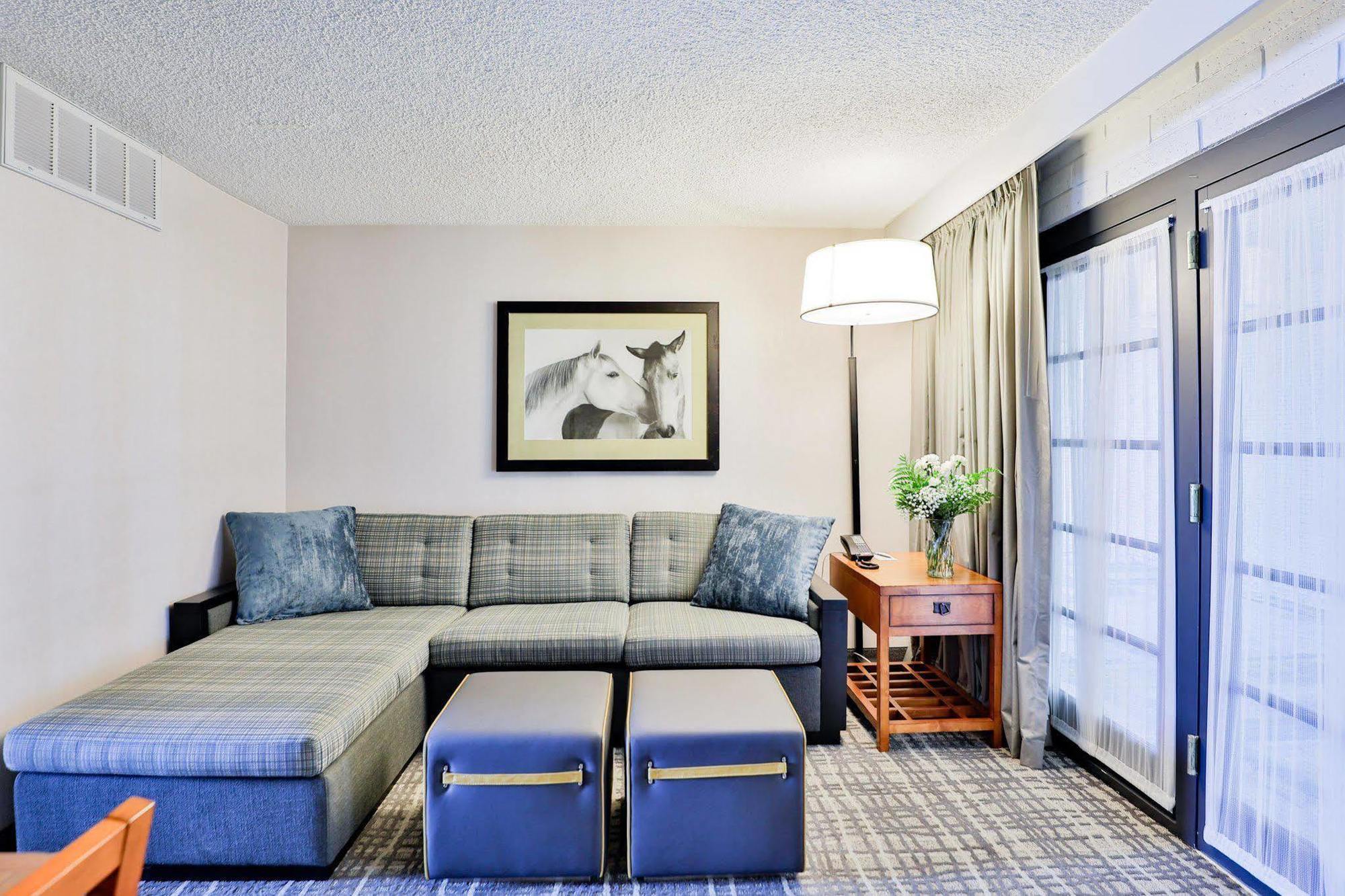 Hotel Embassy By Hilton 3*