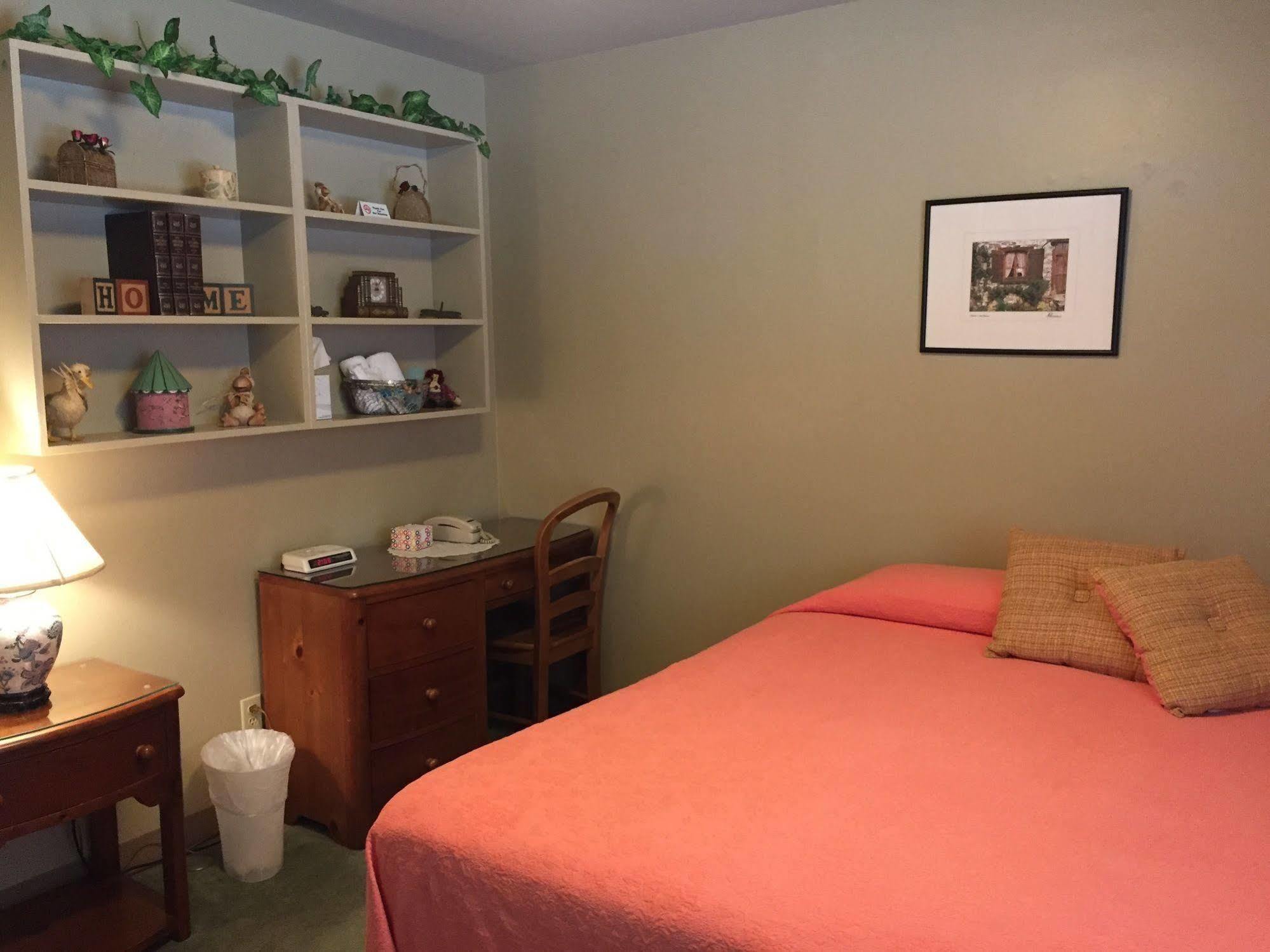 The Quarters At Hardin House Hotel