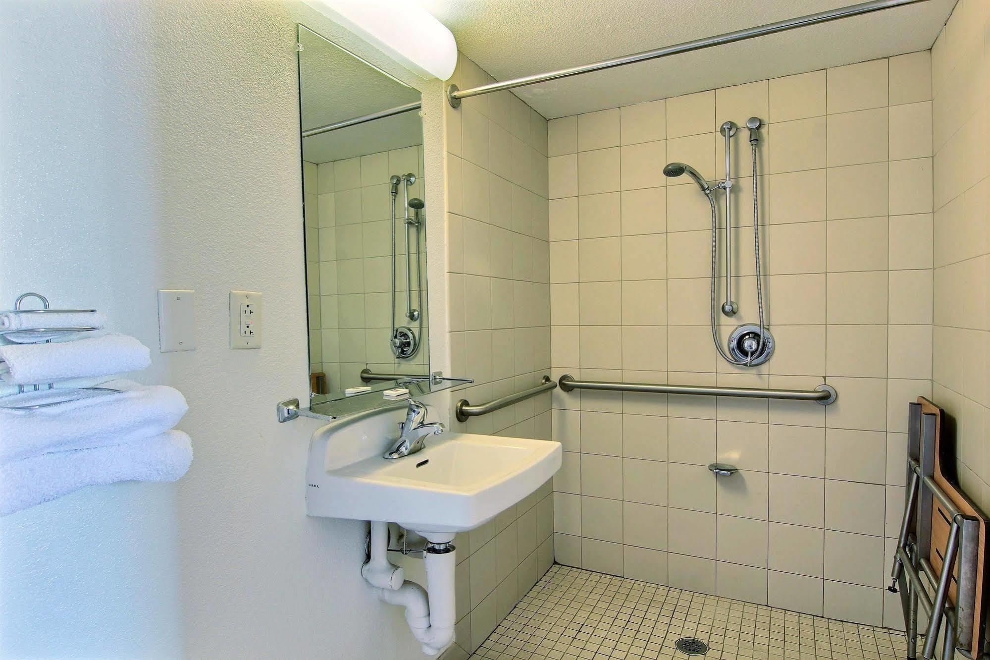 Hotel 6-austin, Tx - North 3*