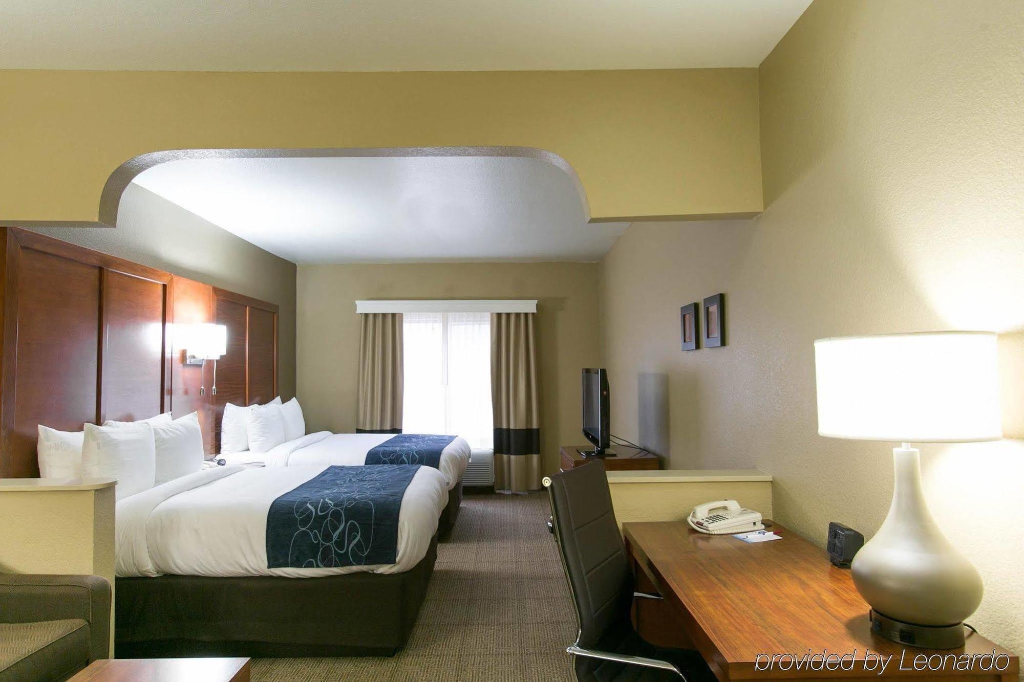 Comfort Nw Lakeline Hotel 3*