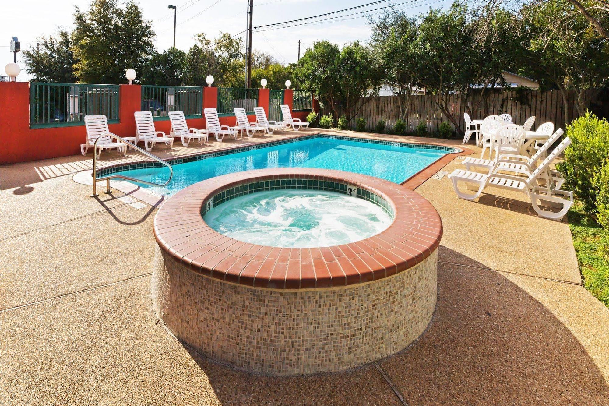 Country & By Radisson, Austin-university, Tx