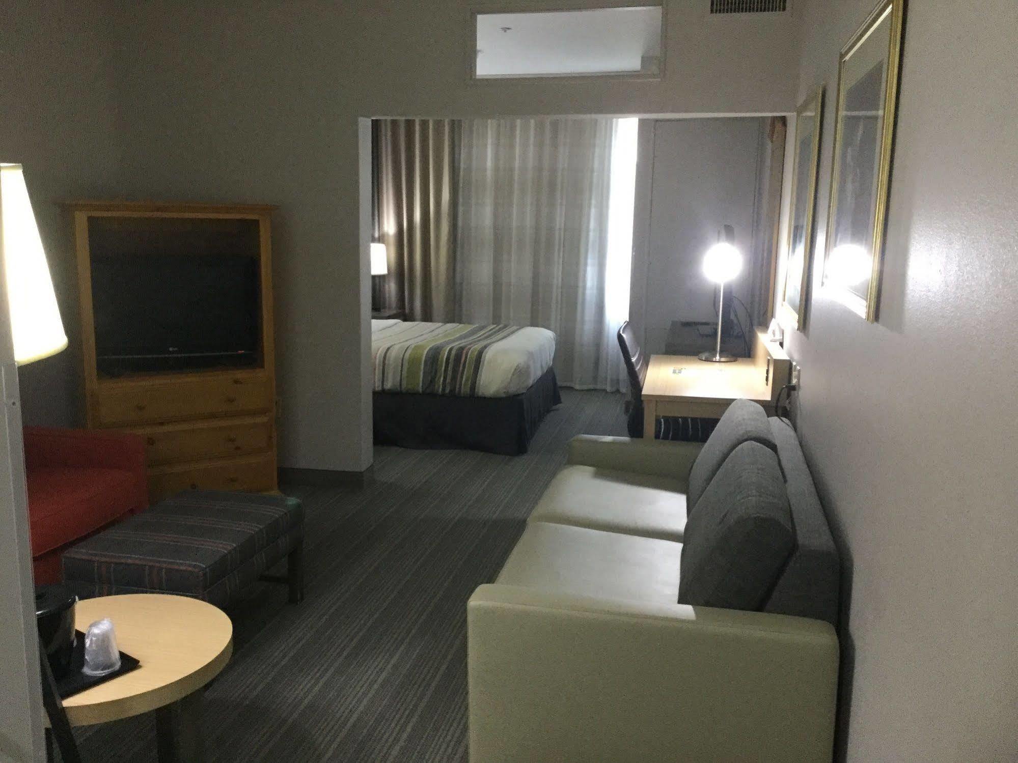 Country & By Radisson, Austin-university, Tx Hotel
