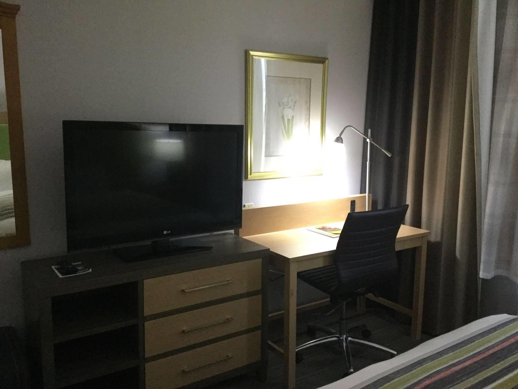 Country & By Radisson, Austin-university, Tx
