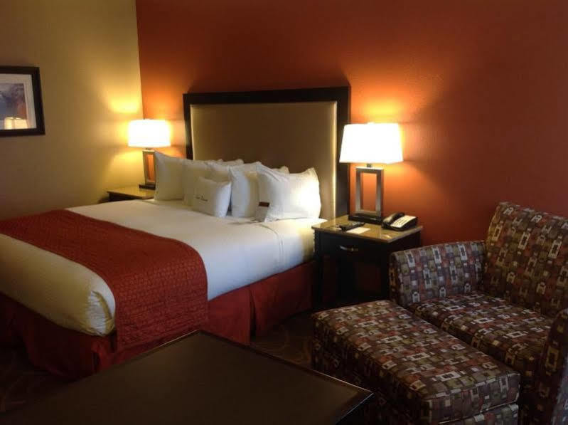 Super 8 By Wyndham University/downtown Area Austin