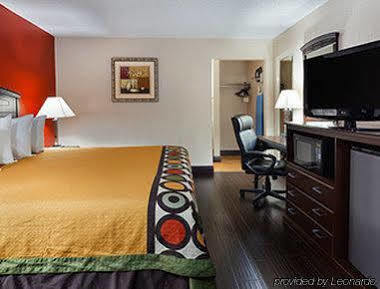 Motel Super 8 By Wyndham University/downtown Area