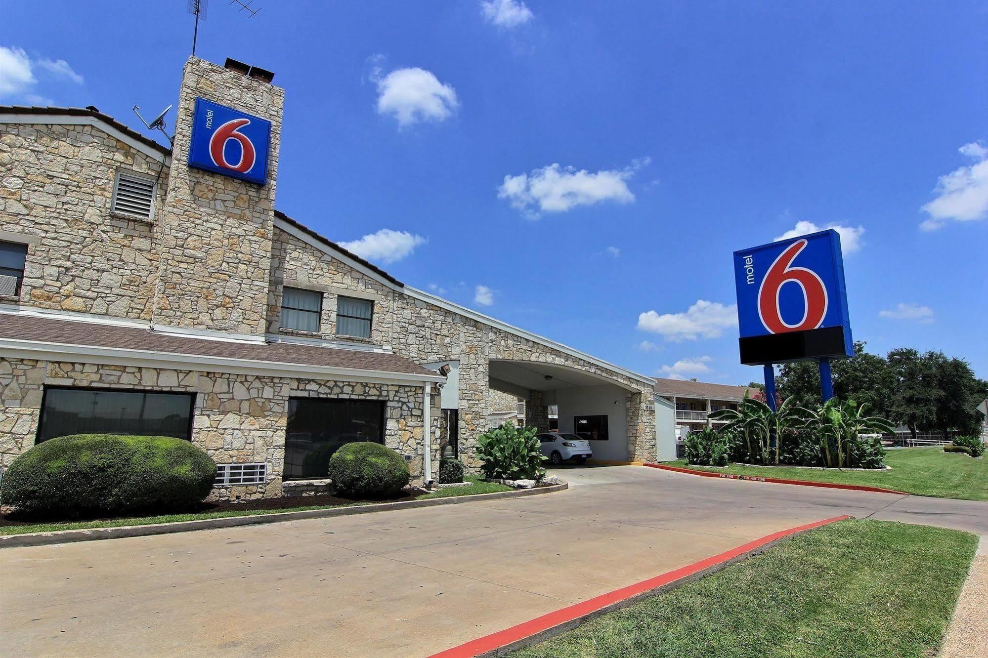 6 Austin, Tx - Downtown Ut 3* Austin