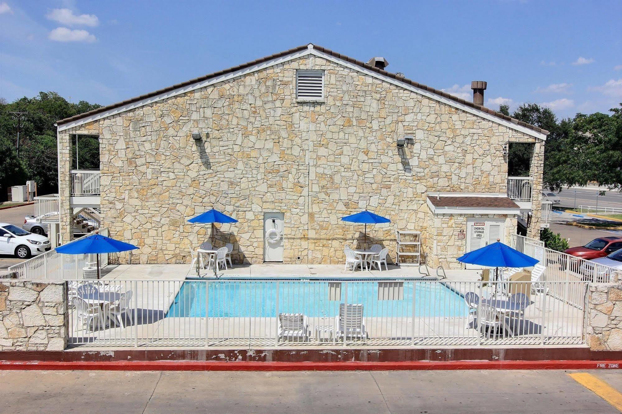6 Austin, Tx - Downtown Ut 3* Austin