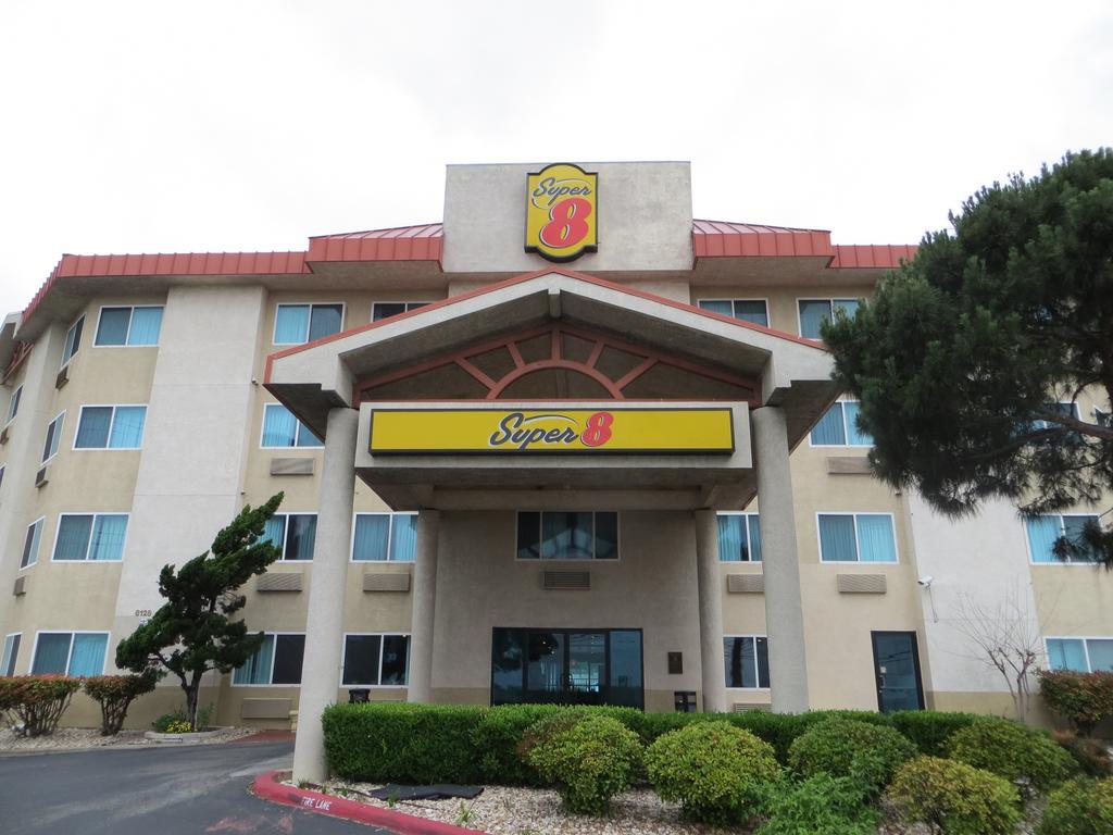 Hotel Super 8 By Wyndham North/university Area 2*