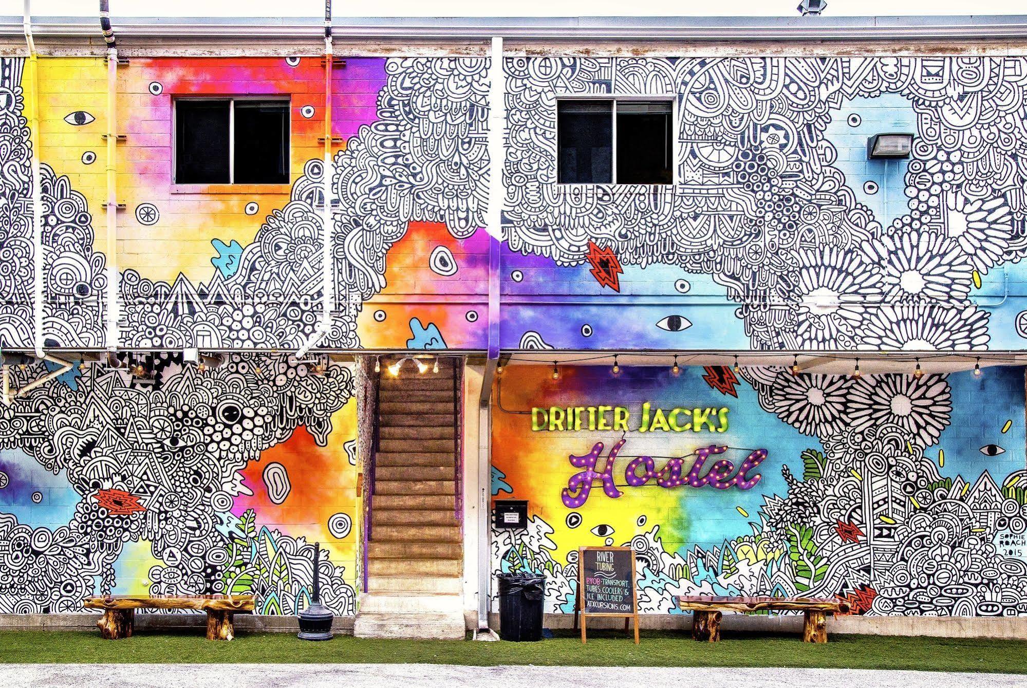 Drifter Jack's Hostel *